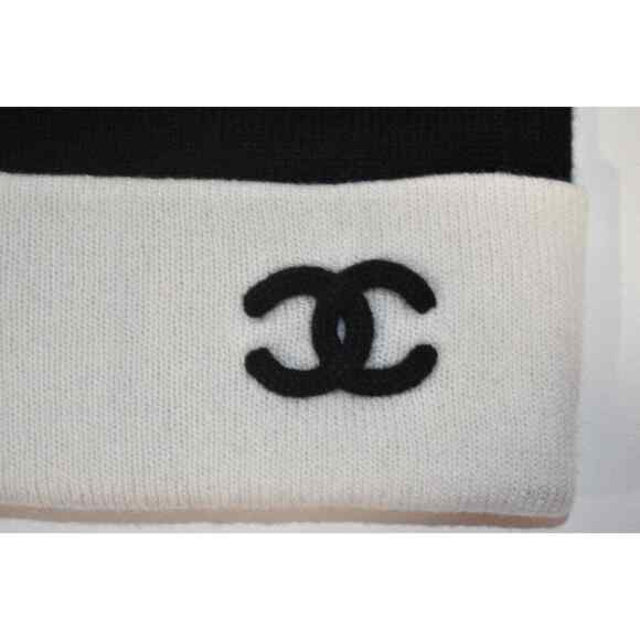 Chanel 22A Cashmere Black White CC Logo Foldover Beanie Winter Hat Cap Cloche main image 6